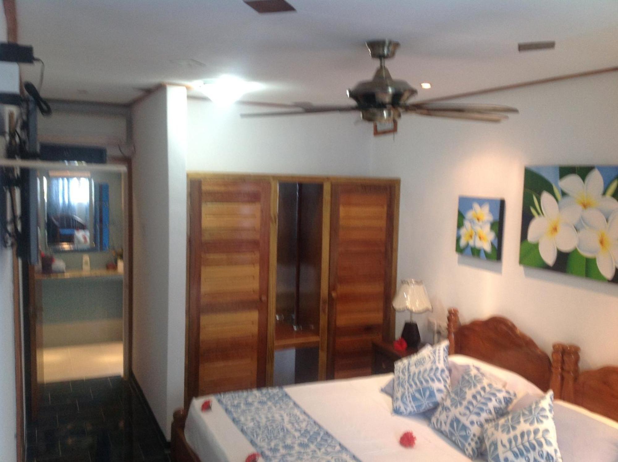 Sea View Lodge Baie Sainte Anne Стая снимка