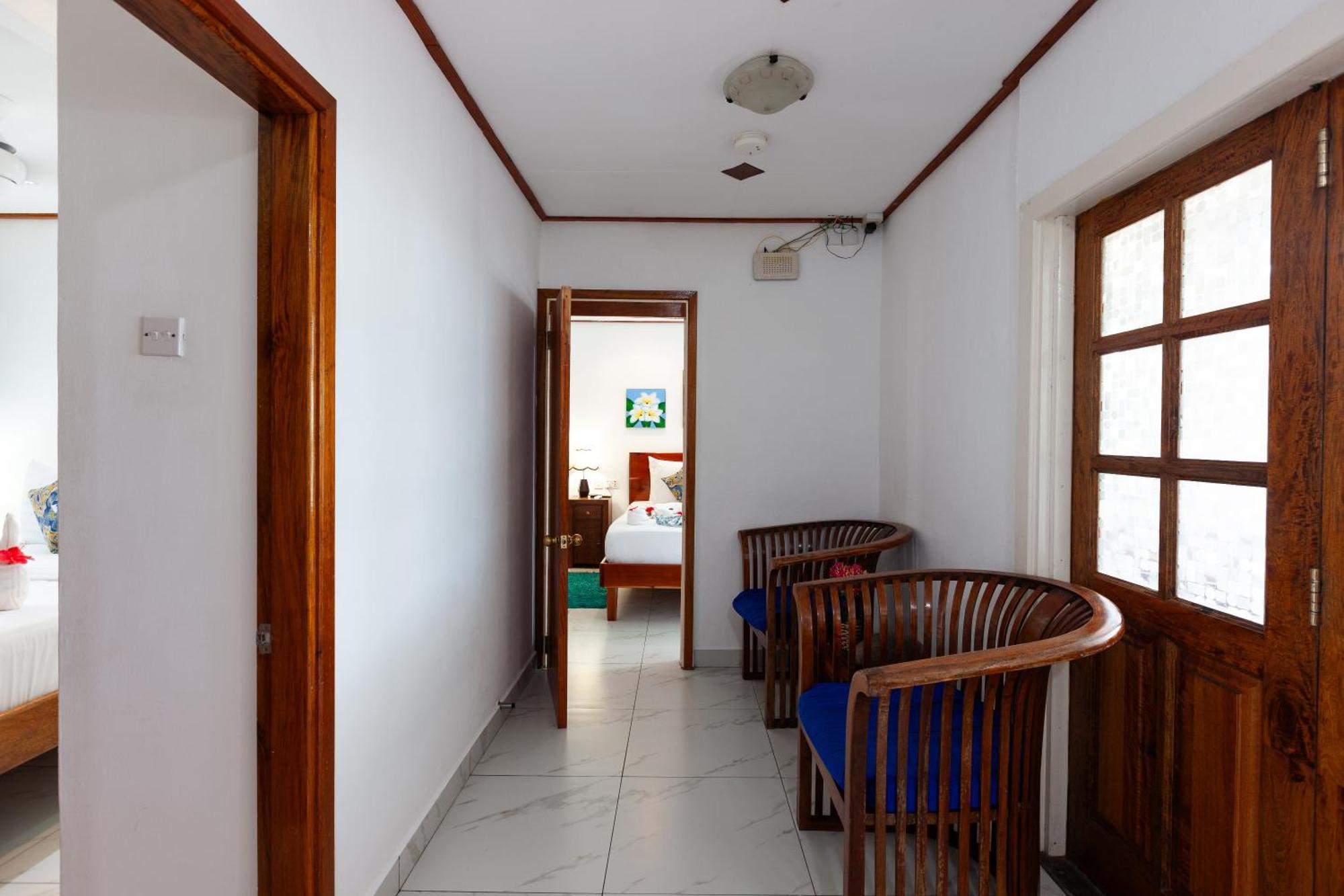 Sea View Lodge Baie Sainte Anne Екстериор снимка