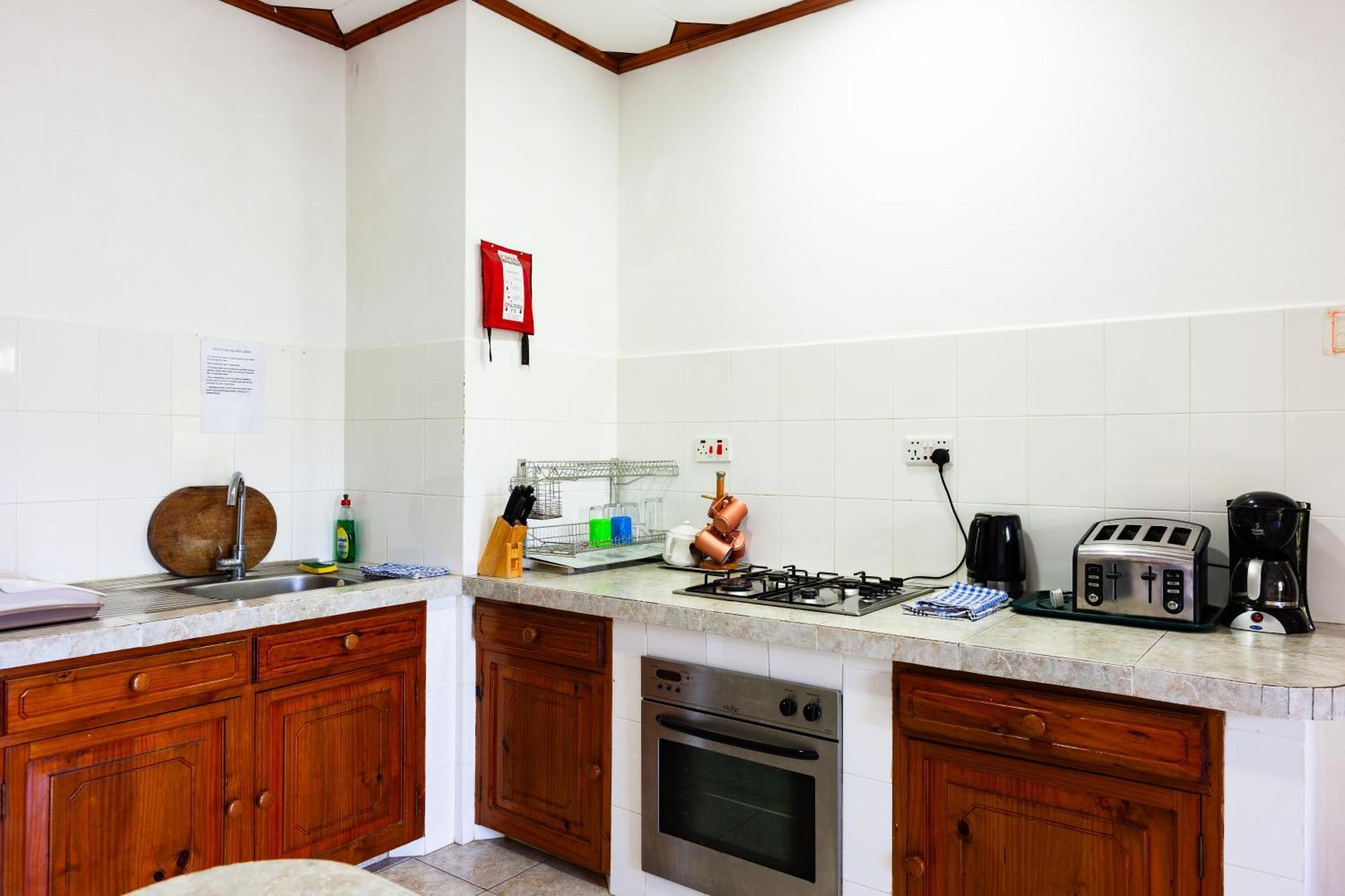 Sea View Lodge Baie Sainte Anne Екстериор снимка