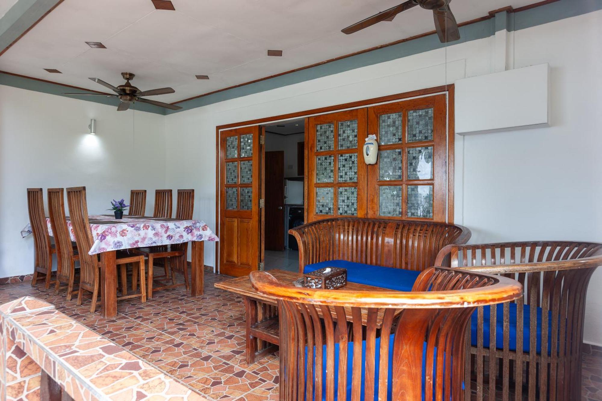 Sea View Lodge Baie Sainte Anne Екстериор снимка