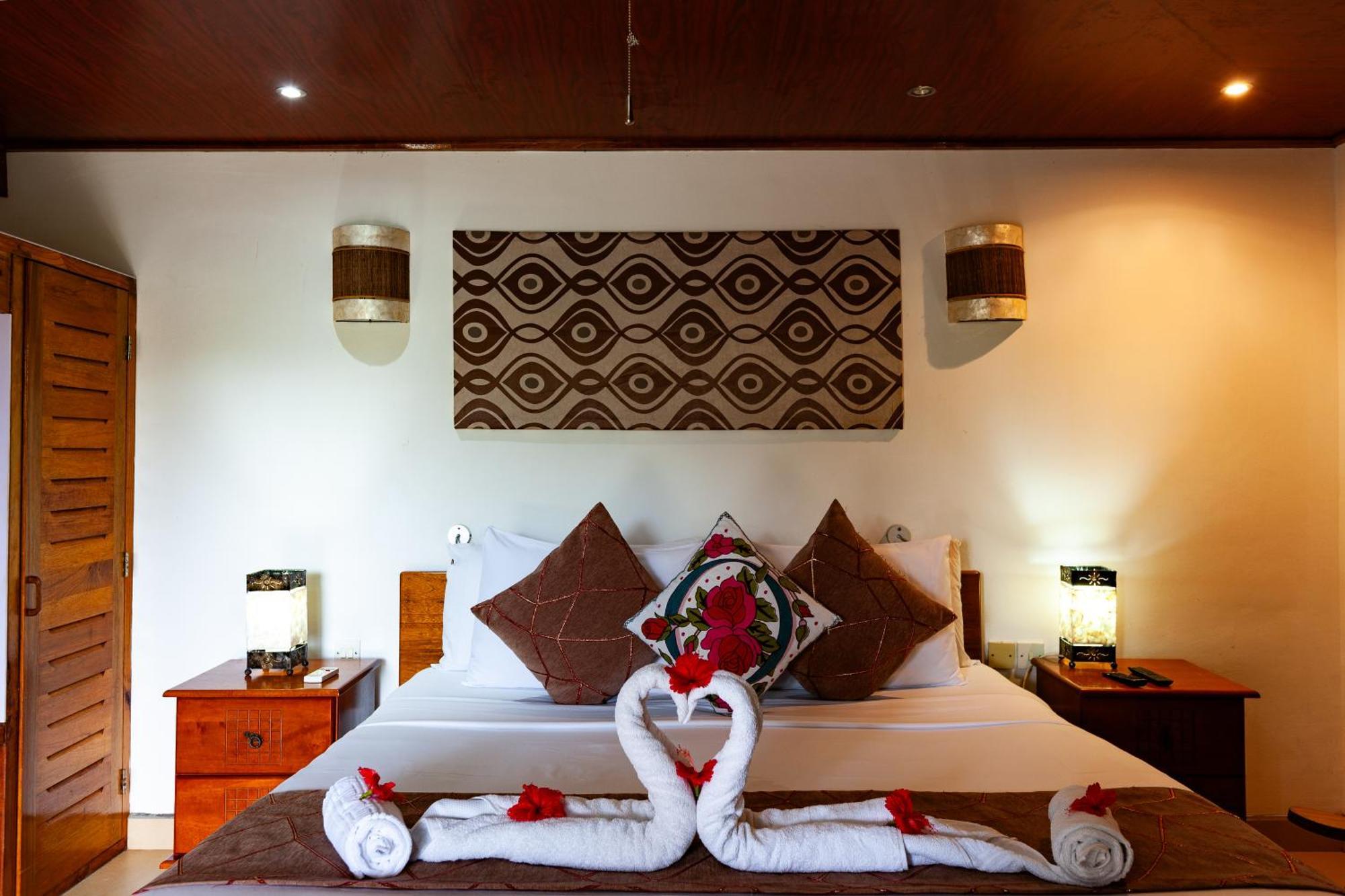 Sea View Lodge Baie Sainte Anne Екстериор снимка