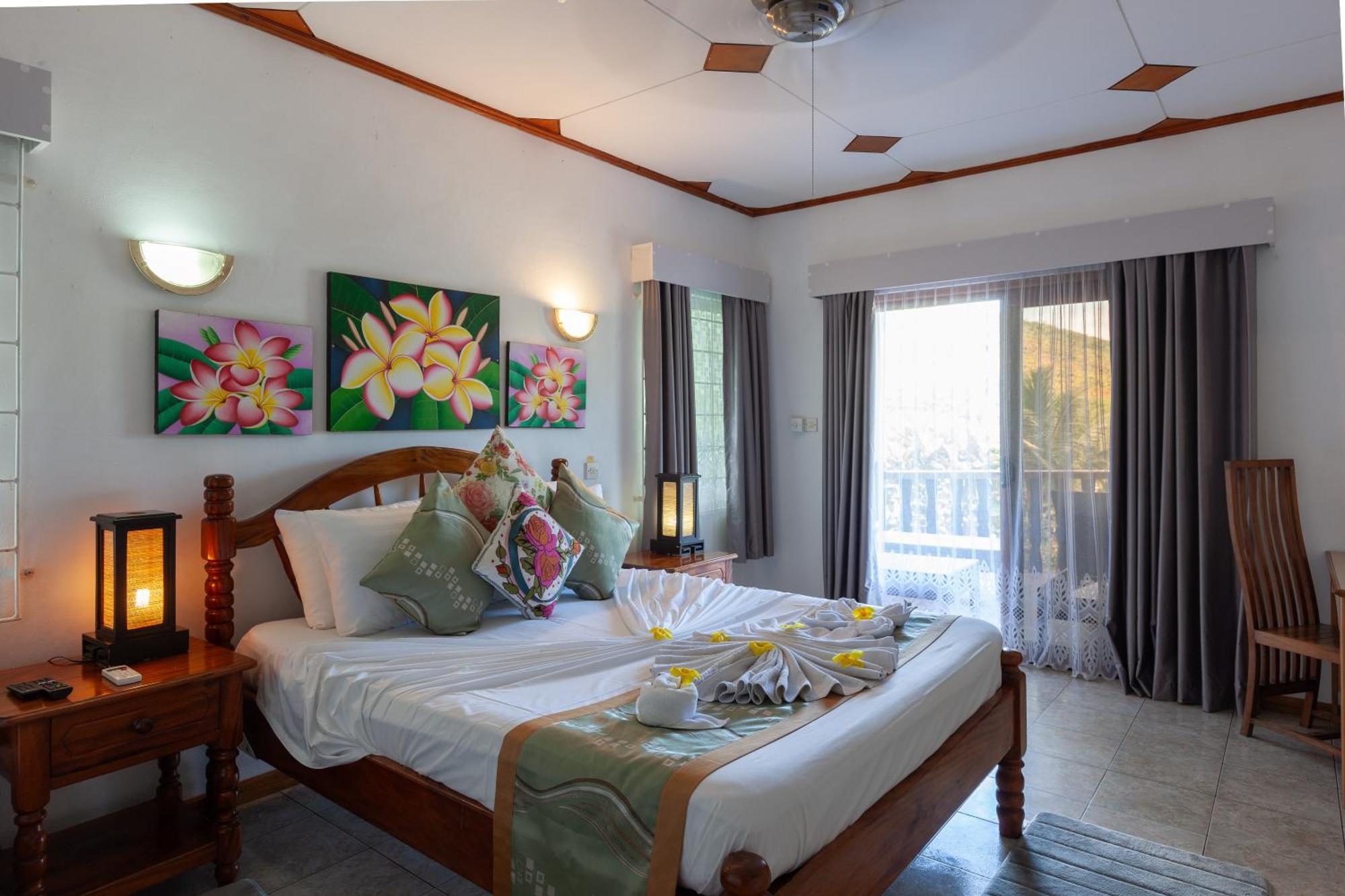Sea View Lodge Baie Sainte Anne Екстериор снимка