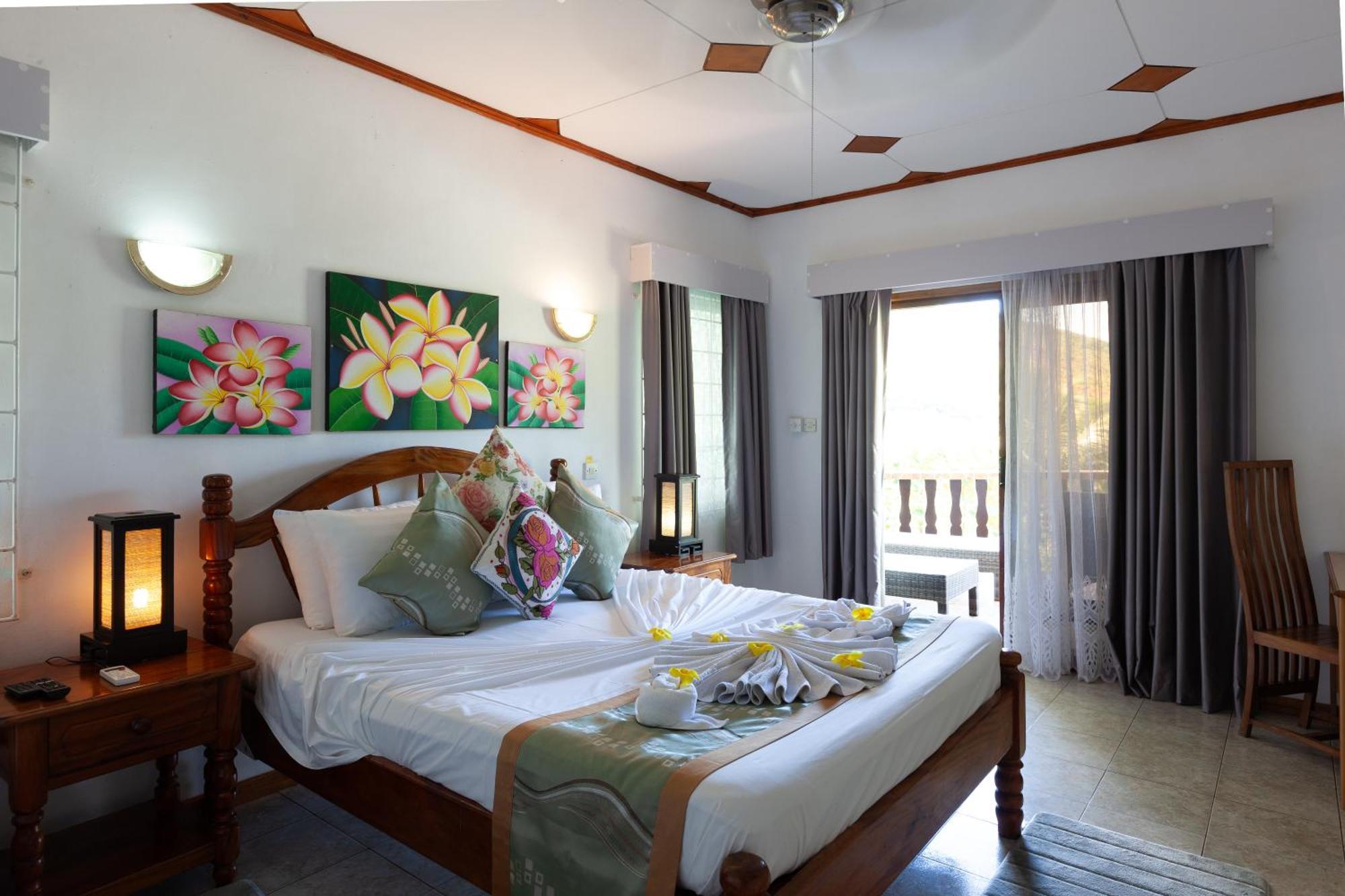 Sea View Lodge Baie Sainte Anne Екстериор снимка